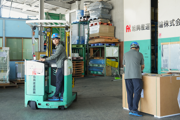 お客様の大切な商品を取り扱う責任とやりがいのある仕事